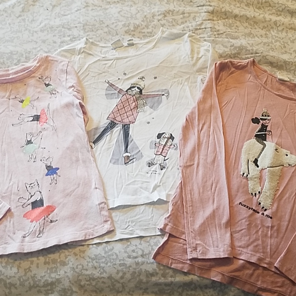3 Gap shirts